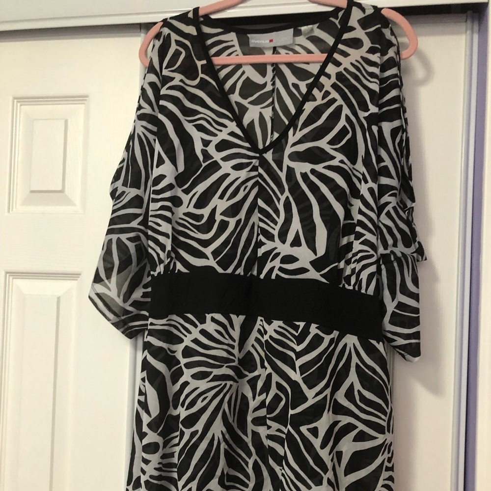Avenue Zebra sheer plus size 30/32 blouse w/ split cold shoulder short sleeves.